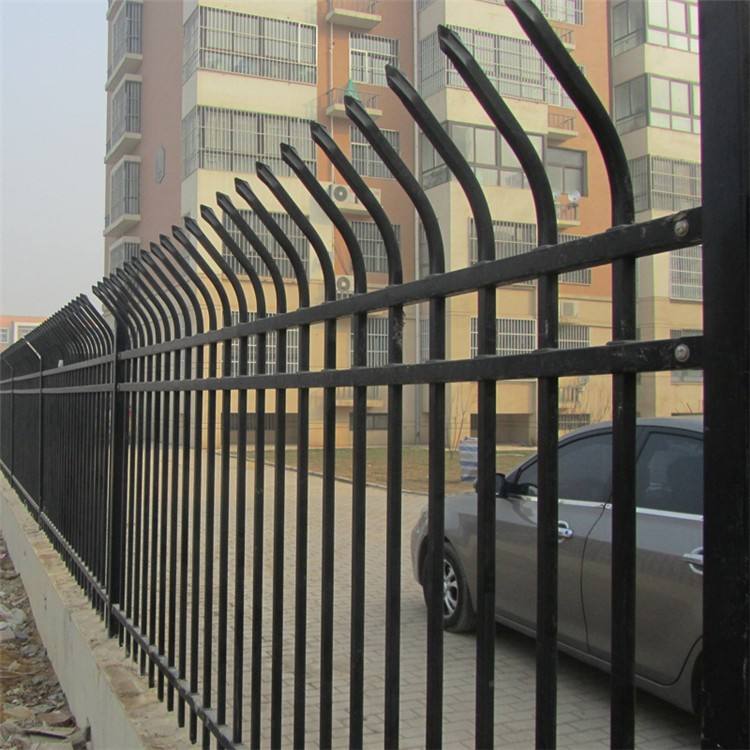 天津艾瑞锌钢护栏现货规格，欢迎新老客户来电咨询
