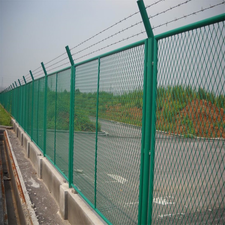 重庆高速护栏网如何判断质量是否达标