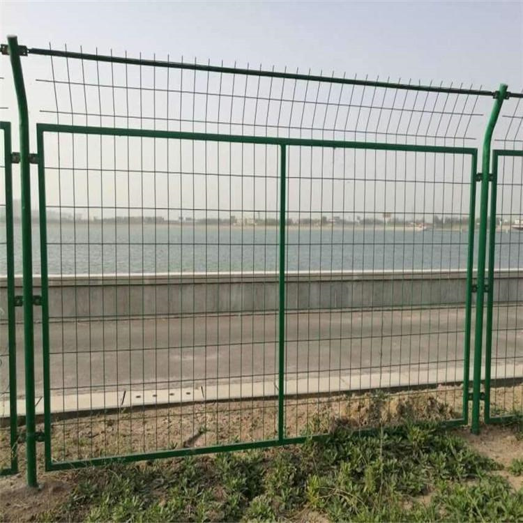 天津公路金属隔离网为什么一定要注重保养